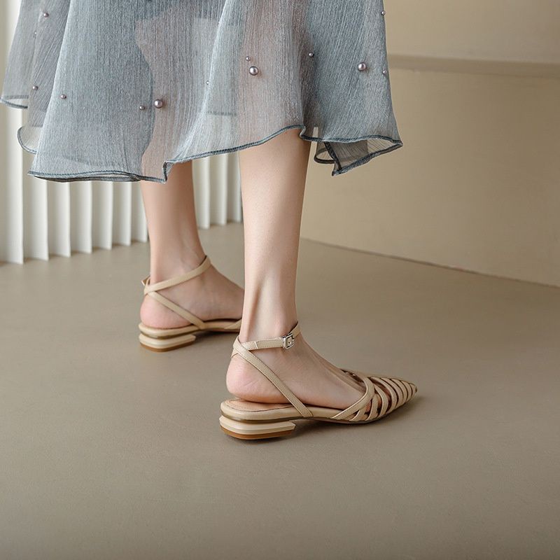 Giày Sandal Gót Thấp Mũi Nhọn Đan Dây Phong Cách Retro Cho Nữ