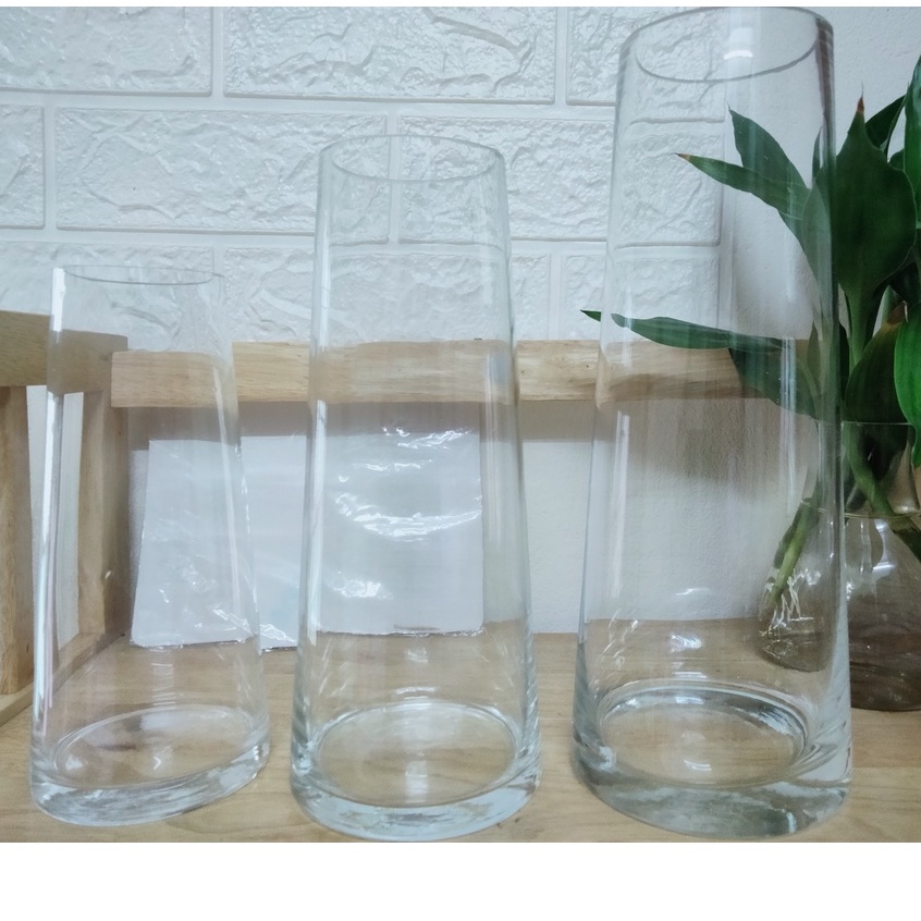 Bình thủy tinh trụ vát miệng nhỏ cắm hoa độc lạ [ THỦY TINH SIÊU TRONG]