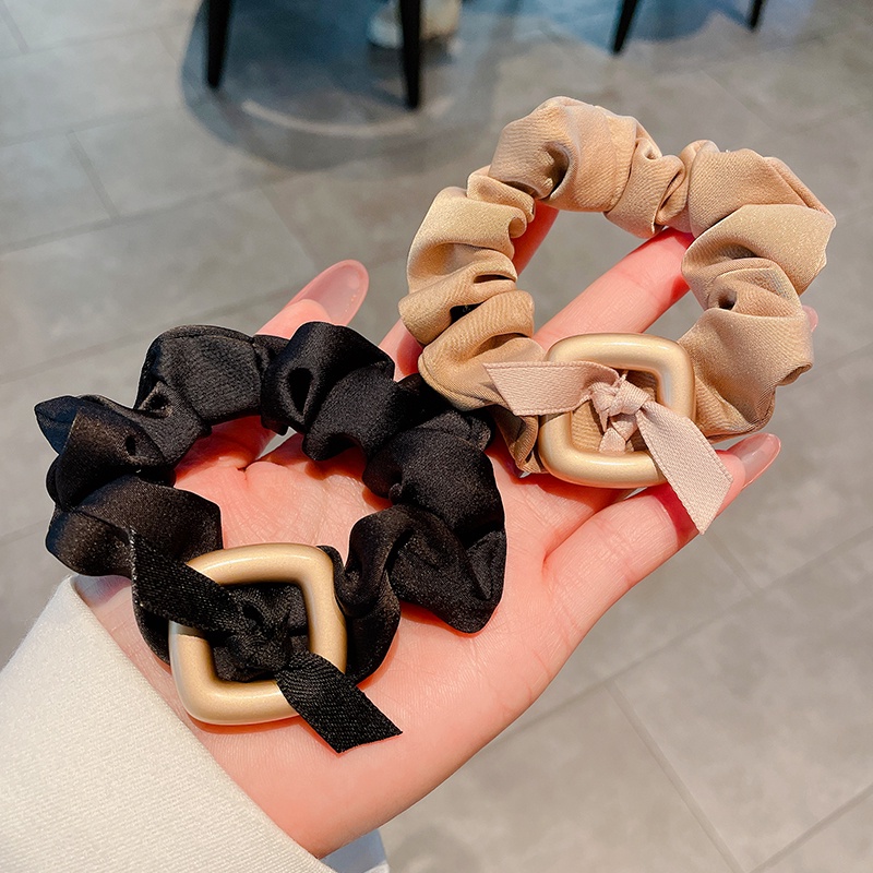 Dây Cột Tóc Cao Su Co Giãn Bọc Vải Satin Mềm 5 Màu Hình Vuông Kim Loại