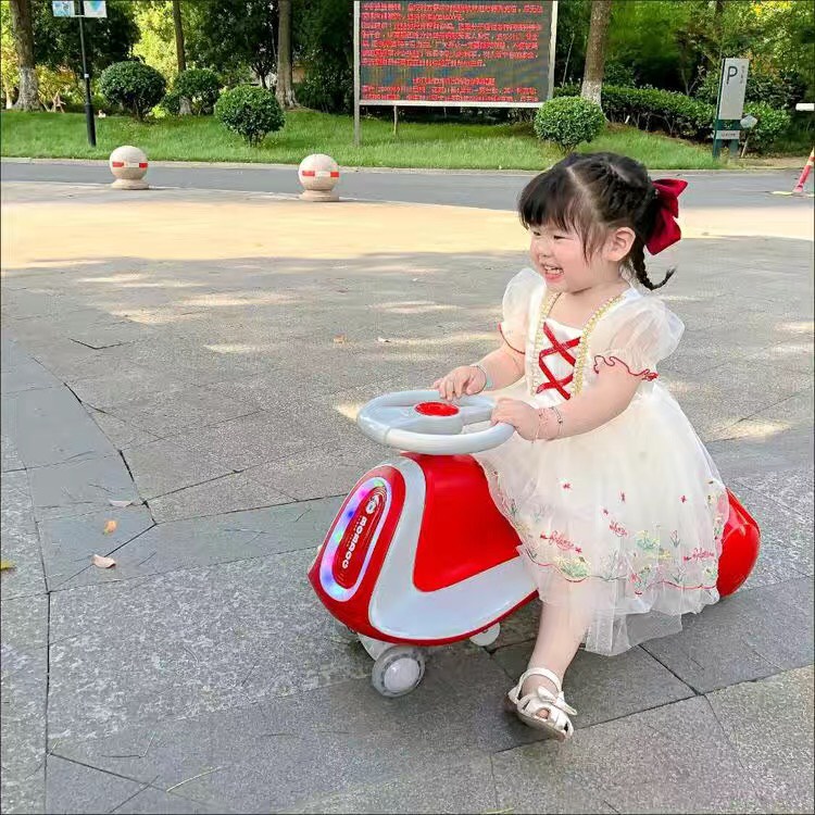 Xe Lắc ,Xe Chòi Chân Cho Bé Cao Cấp Đèn Nhạc Swingcar