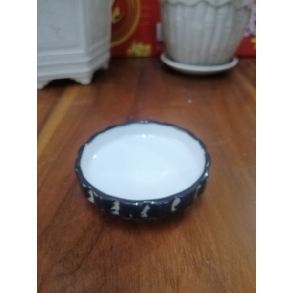 Đế để ly sứ Nhật mẫu đẹp.
