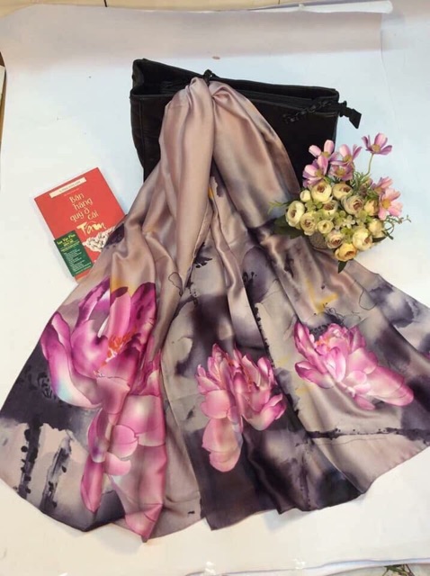 Khăn lụa tơ tằm hoa