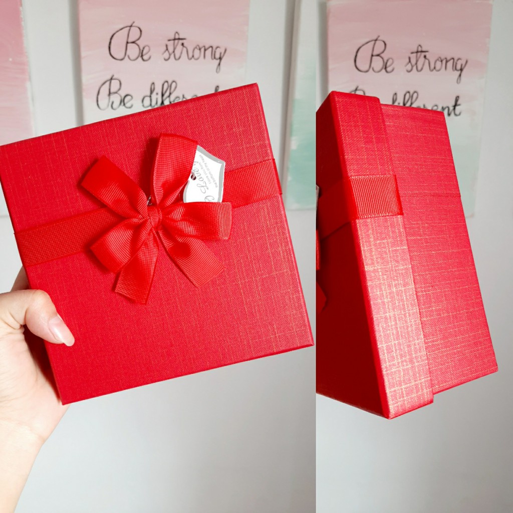 Hộp quà hình vuông loại 15cmx15cm cao 7,5cm | BigBuy360 - bigbuy360.vn