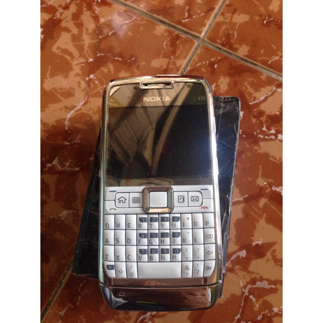 ĐIỆN THOAI NOKIA E71 - ZIN CHÍNH HÃNG