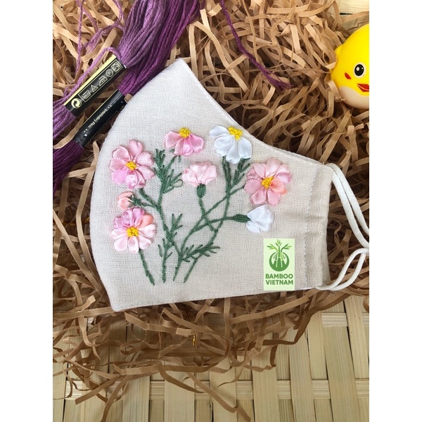 Khẩu trang thêu handmade