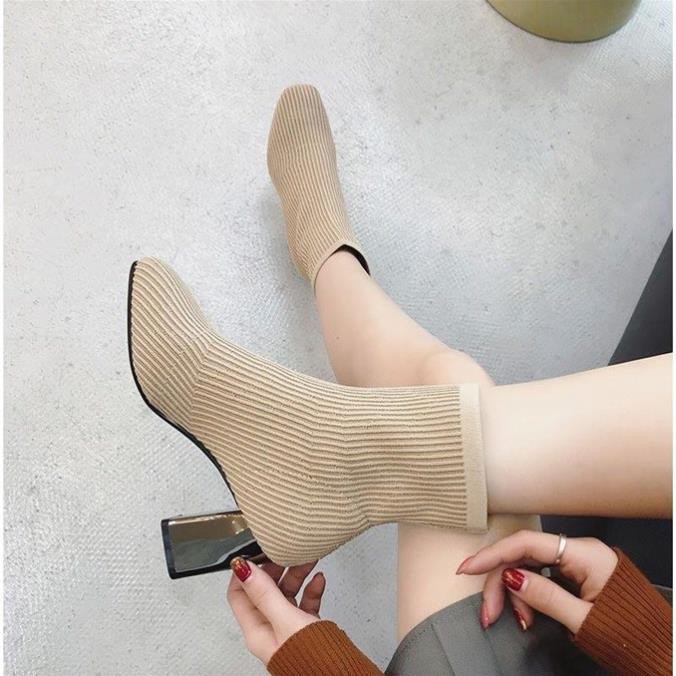 Boots Nữ, Giày Boot Nữ Cao Cổ Gót Vuông 6 Cm Chất Len Êm Hot Trend Cao Cấp  Minhtushoes Hai Màu Đen-Kem Bảo Hành 12 Thán | BigBuy360 - bigbuy360.vn