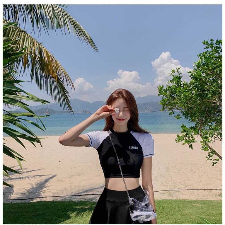 [M,L,XL] Bikini 2 mảnh bộ đồ bơi nữ croptop usronnie phong cách hàn quốc quần dạng váy QP014 | BigBuy360 - bigbuy360.vn