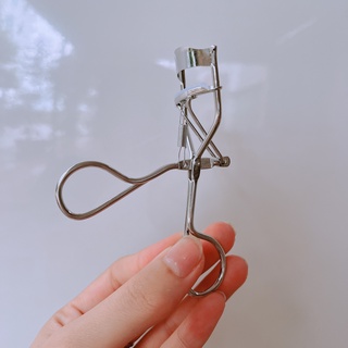 Kẹp Bấm Mi Eye Lash Curler vỏ chữ đỏ sử dụng để bấm mi cong dùng trong makeup