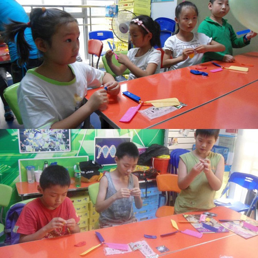 Bộ đồ chơi bong bóng có cánh trực thăng bay vui nhộn thú vị cho bé