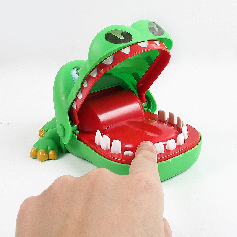 Đồ chơi khám răng cá sấu cắn ngón tay size lớn nhất dành cho bé và cả gia đình Babyhope