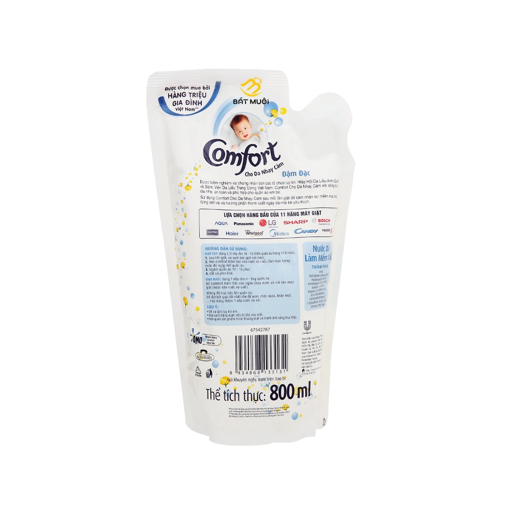 Nước xả mềm vải Comfort cho da nhạy cảm với công thức dịu nhẹ cho quần áo em bé chai 800ml