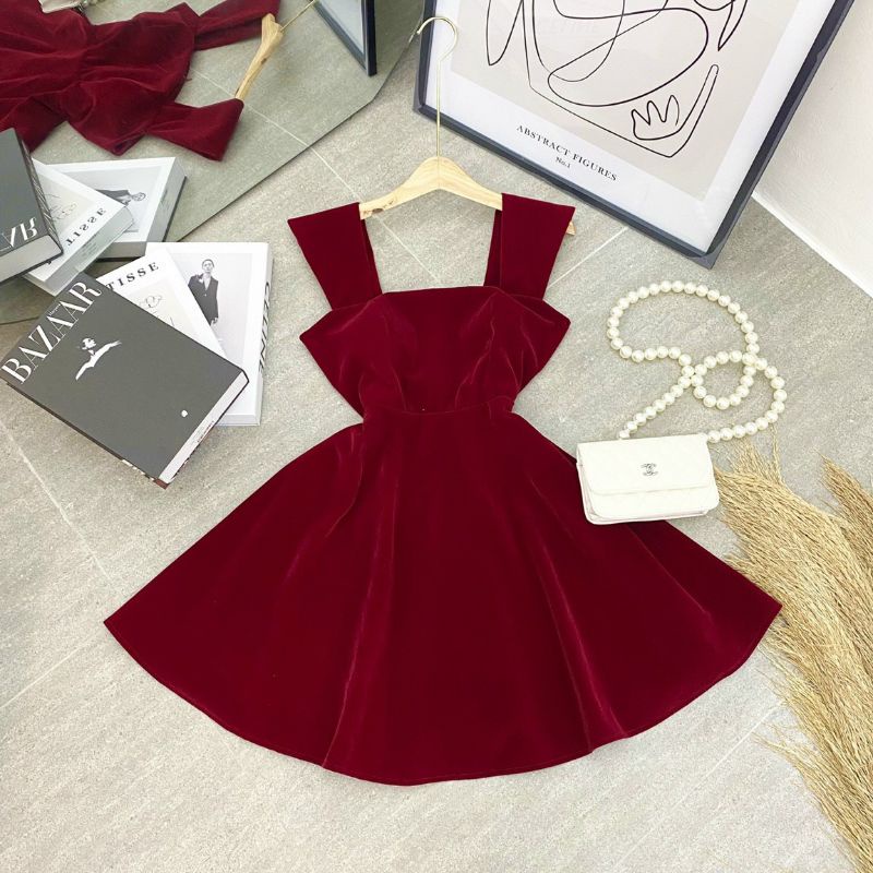 Đầm nhung đỏ cúp 2 dây xòe Jingle Dress