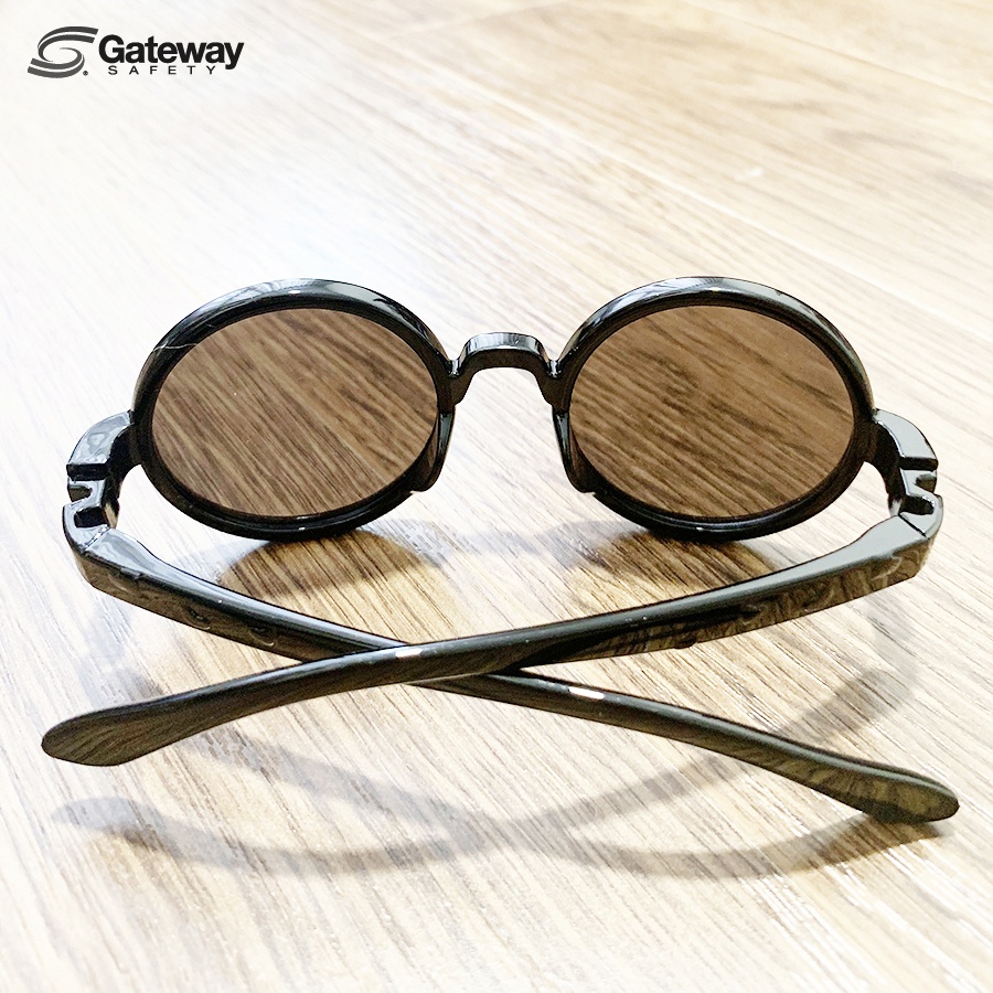 Kính trẻ em Nobita HD Polaroid 10 đến 25 kg tặng kèm dây đeo kính và túi đựng