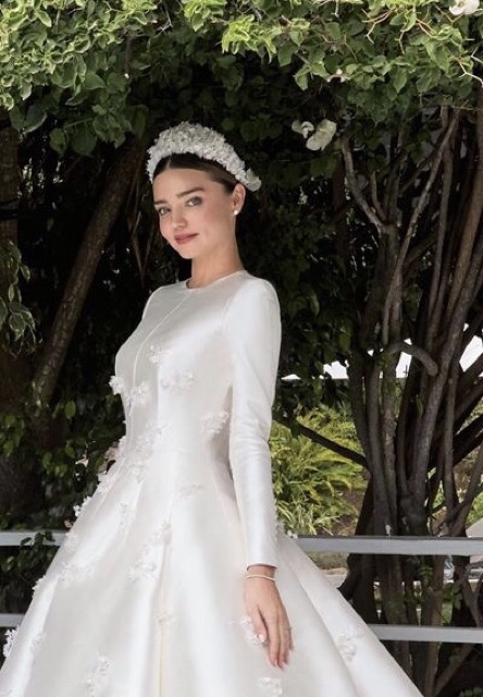 Vương miện hoa cô dâu