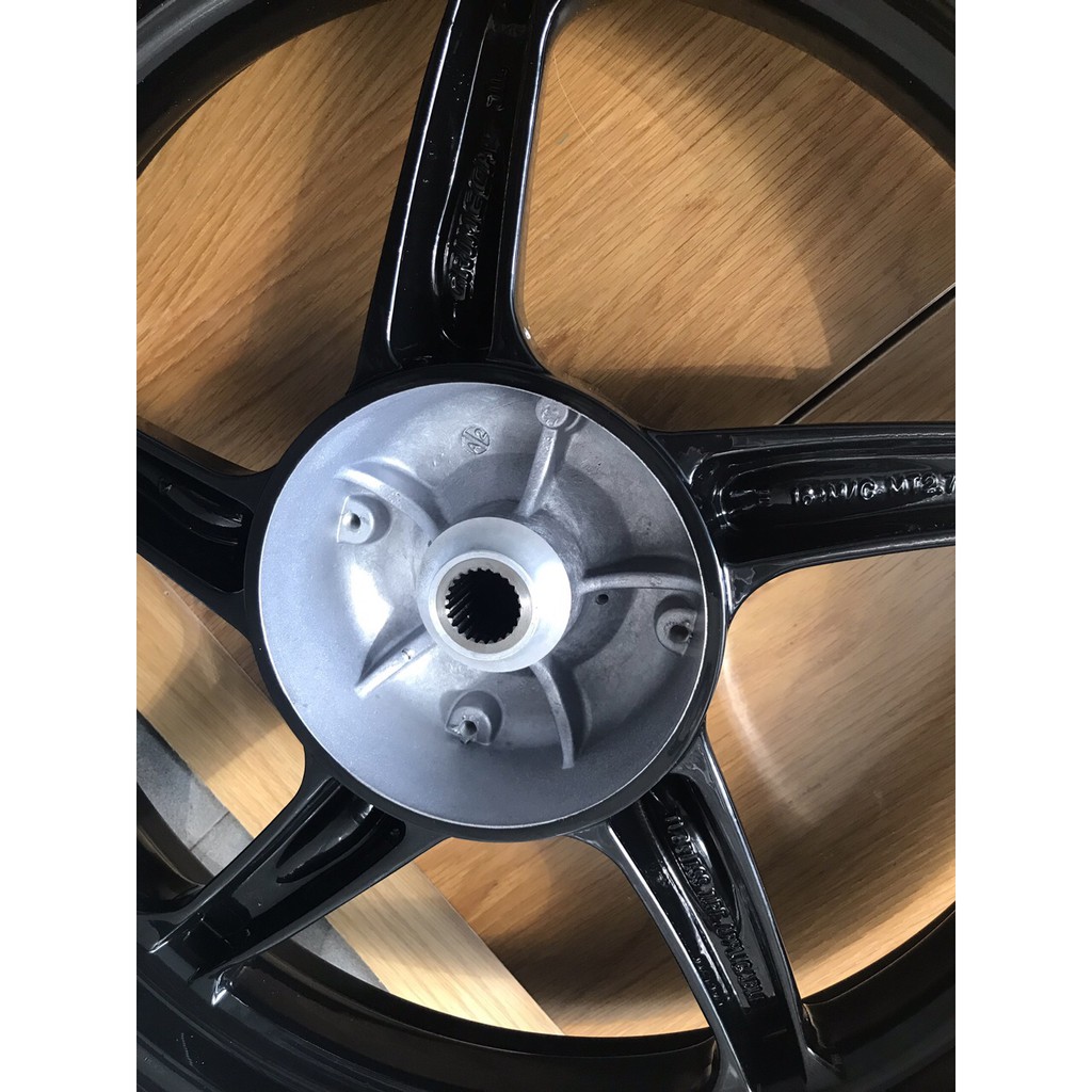 CẶP MÂM -VÀNH ĐÚC 5 CÂY ITALIA GẮN SH125, SH150 VIỆT NAM