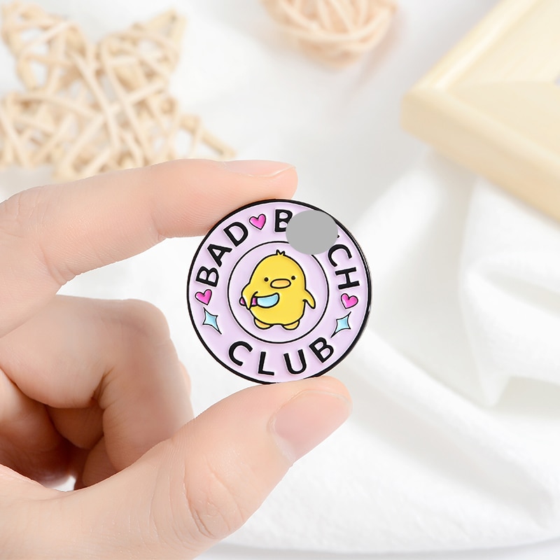 Huy hiệu cài áo QIHE JEWELRY họa tiết chú gà con quà tặng đáng yêu cho bạn bè