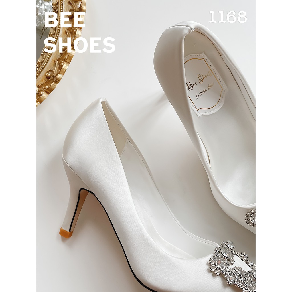 BEESHOES - GIÀY CAO GÓT NỮ MŨI NHỌN HỌA TIẾT ĐÁ VUÔNG - GIÀY CAO GÓT NỮ MŨI NHỌN GÓT NHỌN 7 PHÂN SẴN MÀU TRẮNG 201168