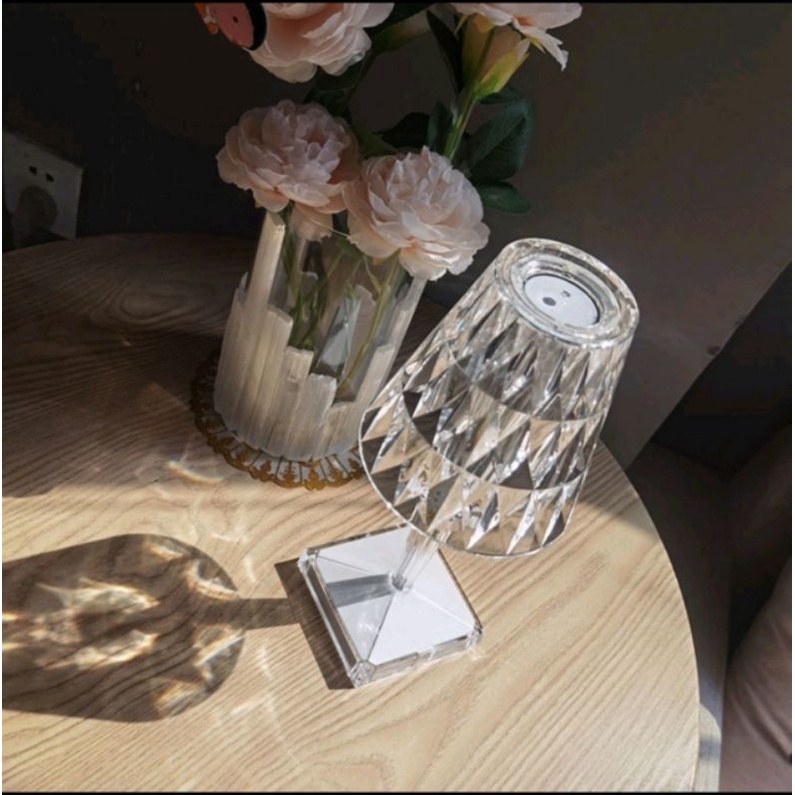 Đèn ngủ pha lê cảm ứng cho không gian sống thêm xinh