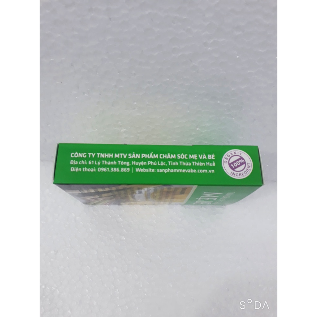 Tình dầu sả chanh Mẹ và Bé từ Huế, giúp phòng cảm cúm, cảm lạnh, đuổi muỗi và côn trùng; giảm đau bụng, đau lưng