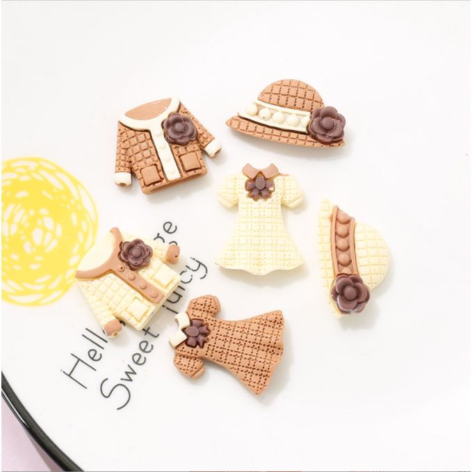 Sticker jibbitz gắn dép sục Crocs hình mũ áo dễ thương cho bạn gái