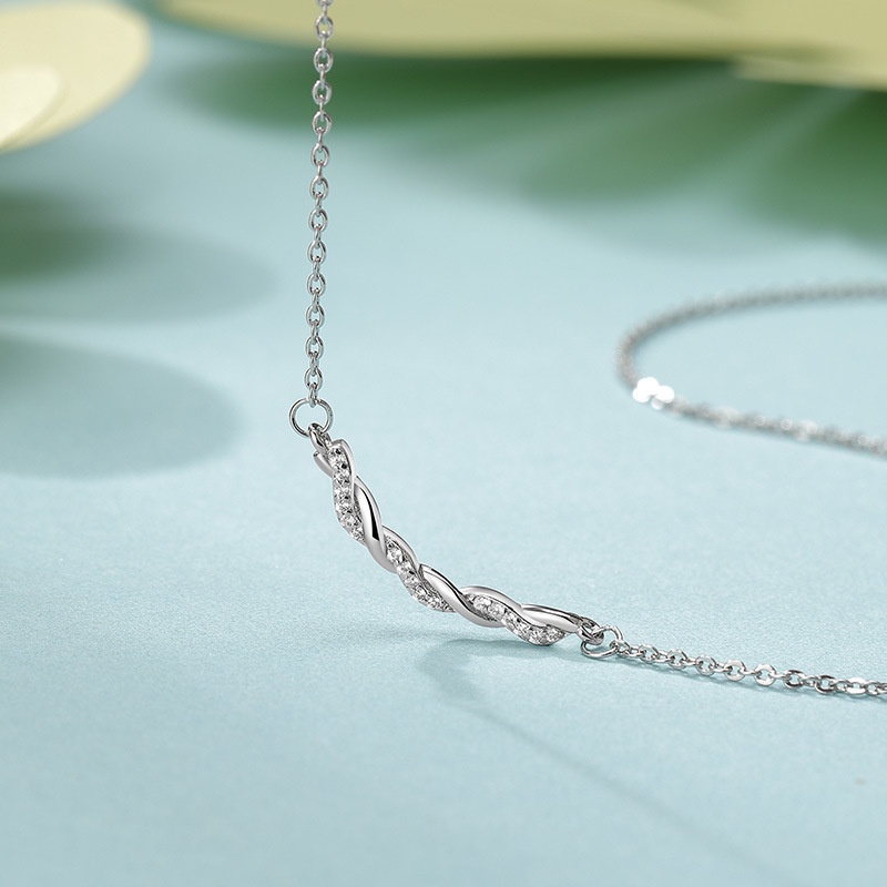 Vòng cổ Mặt Xoắn Đính Pha Lê Sang Trọng