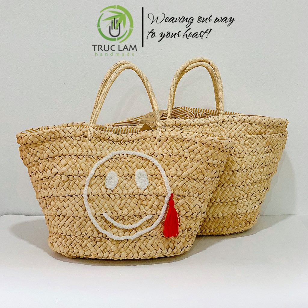 Túi Cói Sợi To Bện Thủ Công Thêu Mặt Cười Miệng Dây Rút – Trúc Lâm Handmade