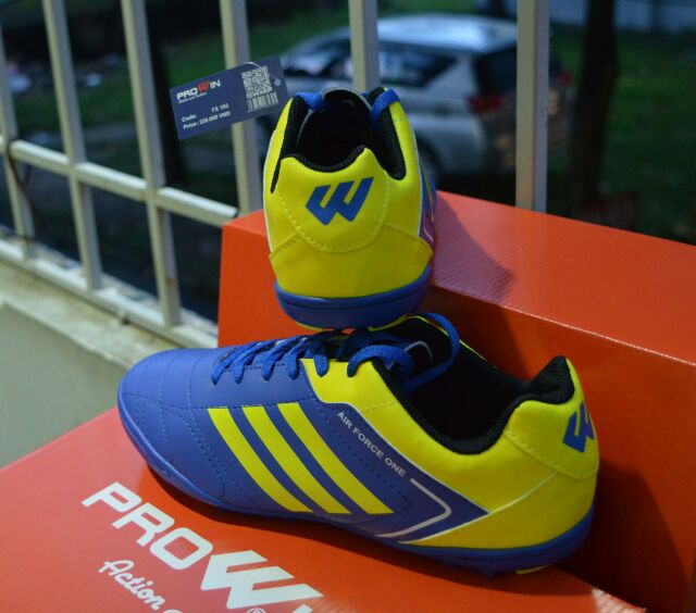 GIÀY ĐÁ BÓNG SÂN CỎ NHÂN TẠO