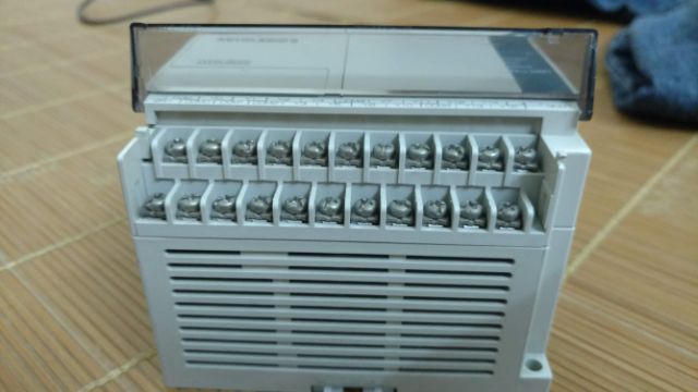 PLC MITSUBISHI FX1S-30MT-001