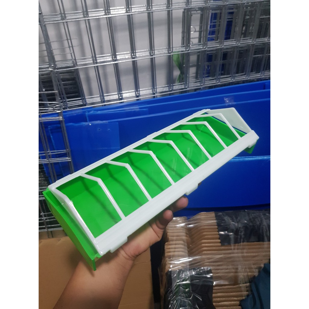 Máng ăn gà con chống bới nhựa dẻo