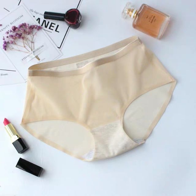 Quần lót nữ tàng hình