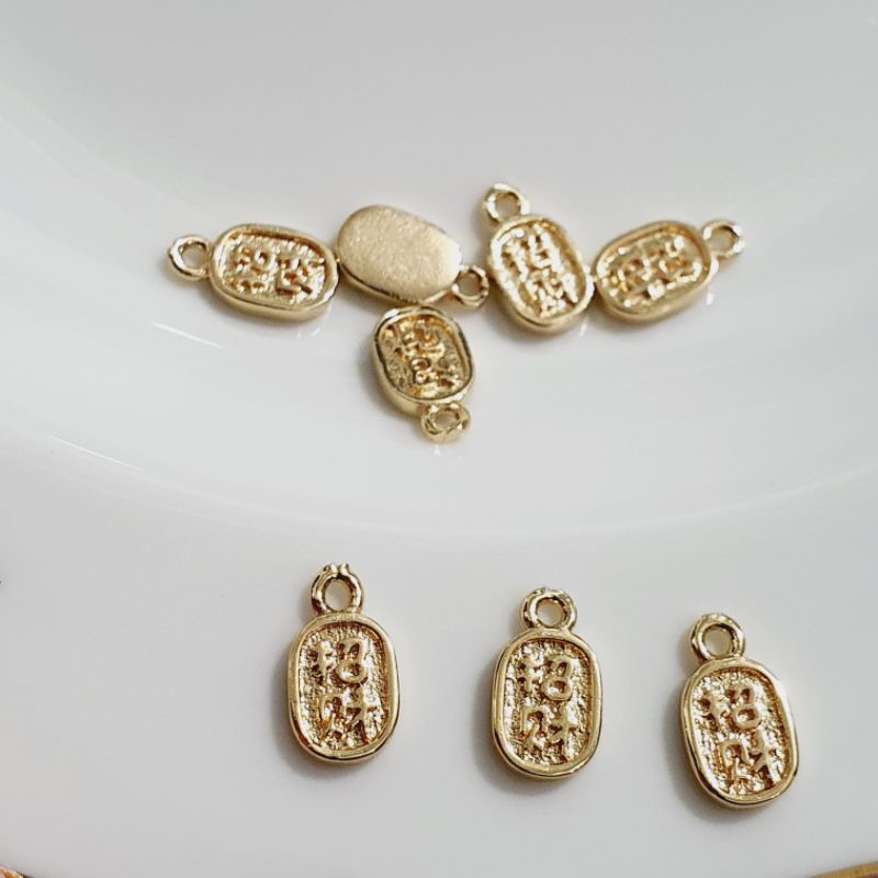 Charm treo thẻ bài mạ vàng tĩnh điện bền màu 10mm