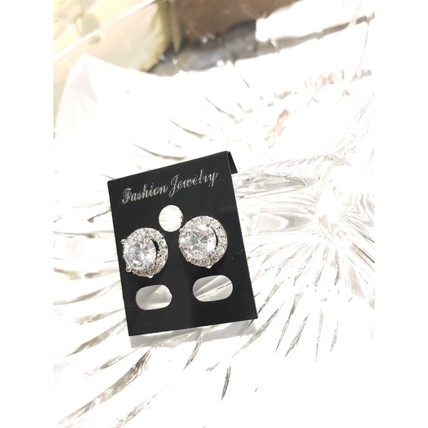 Bông tai tròn đính đá