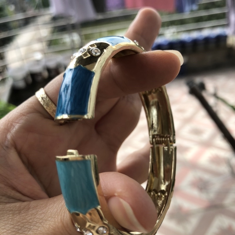 Còng Pháp Lam Đính Đá Pha Lê Sang Trọng