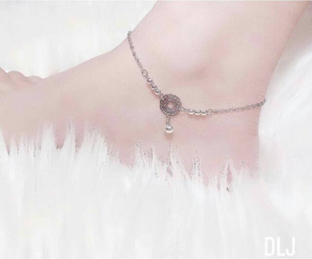 Lắc chân kim tiền bạc ta