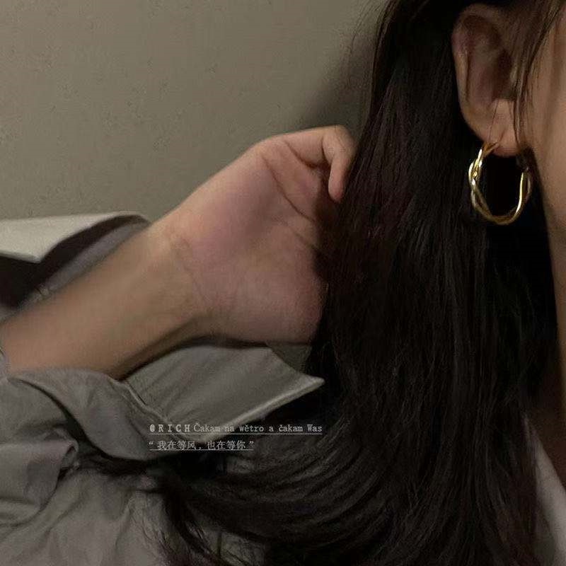 Khuyên tai xoắn thời trang phong cách cổ điển hàn quốc