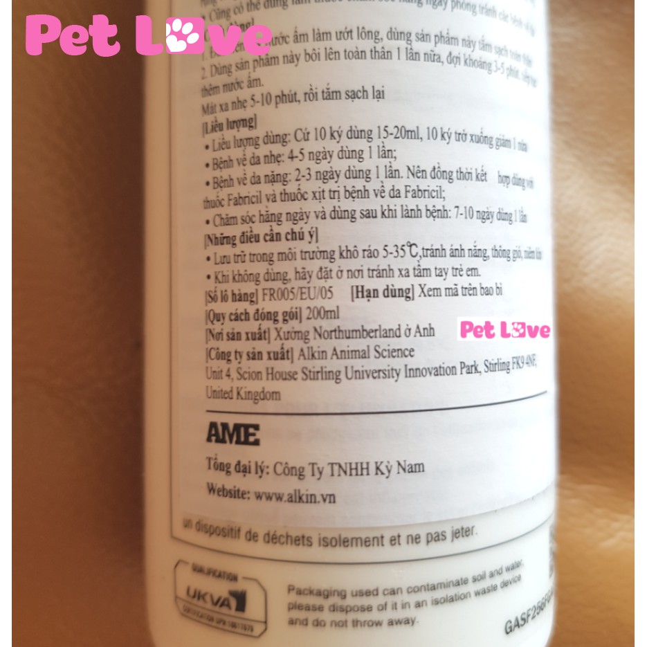 Dầu tắm cho chó mèo bị viêm da, gầu, ghẻ có mủ Dermatic (Alkin, Anh Quốc)
