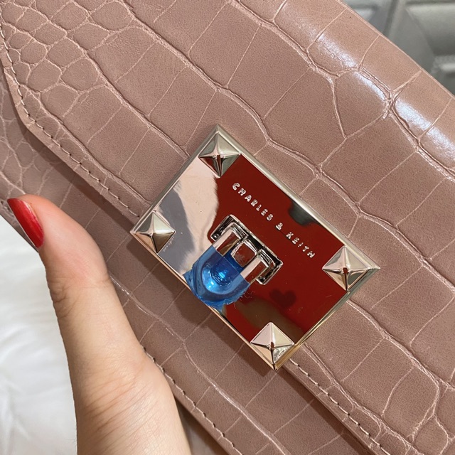 Cầm tay clutch ví ck vân rắn khoá gập có dây đeo