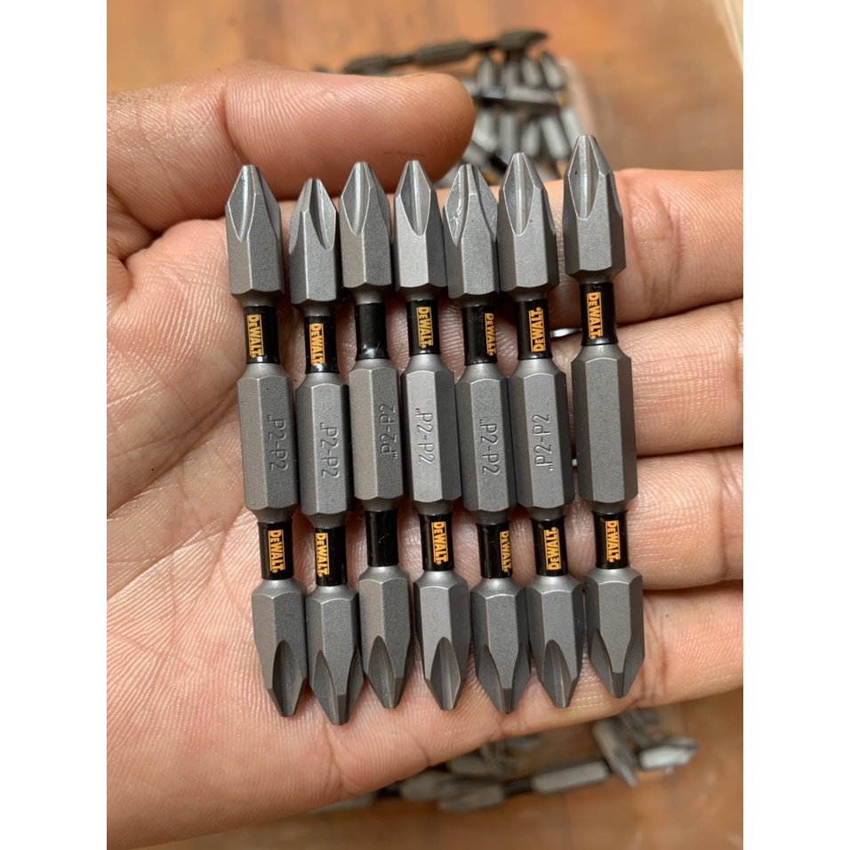 Mũi vít 2 đầu PH2-PH2 Dewalt dài 70mm chính hãng có từ ( SL : 1 mũi )