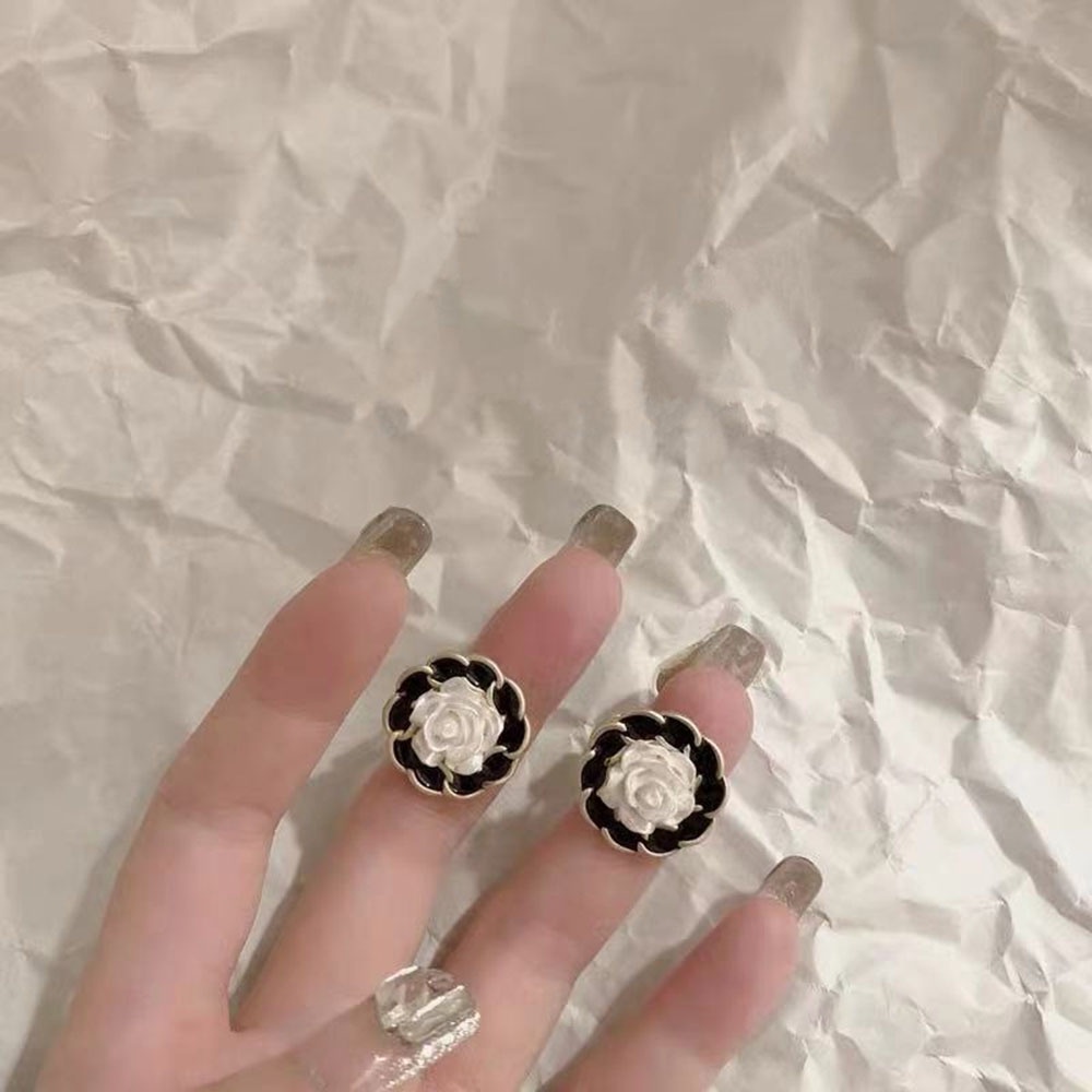 Đôi Khuyên Tai Hình Hoa Trà Thời Trang Vintage Cho Nữ