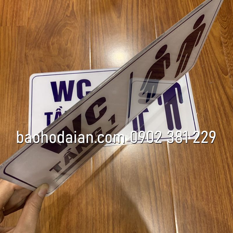 Bảng chỉ dẫn nhà vệ sinh WC nam nữ chất liệu mica 15cm x 30cm