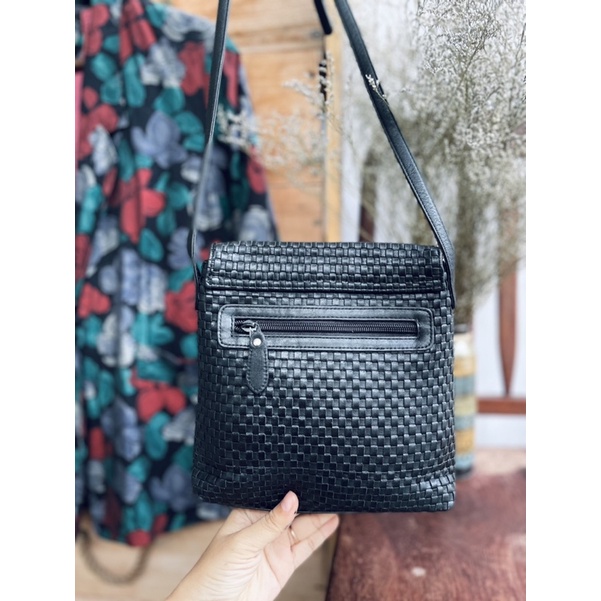 SALE- túi si da thật đan màu đen