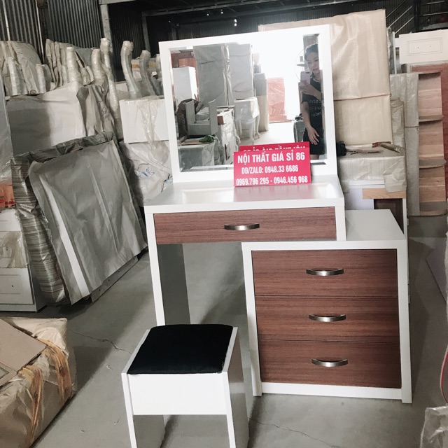 Bàn trang điểm BT18