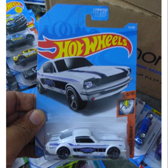 Xe Hotwheels 1965 Mustang 2+2 fastback