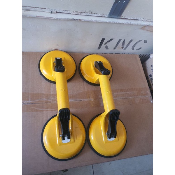 Tay hít kính 2 chấu