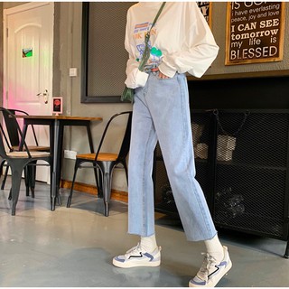 QUẦN JEANS SUÔNG XANH NHẠT MOM JEANS BASIC
