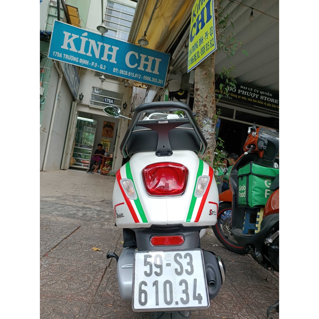 Baga sau chịu lực Givi SR Vespa Sprint