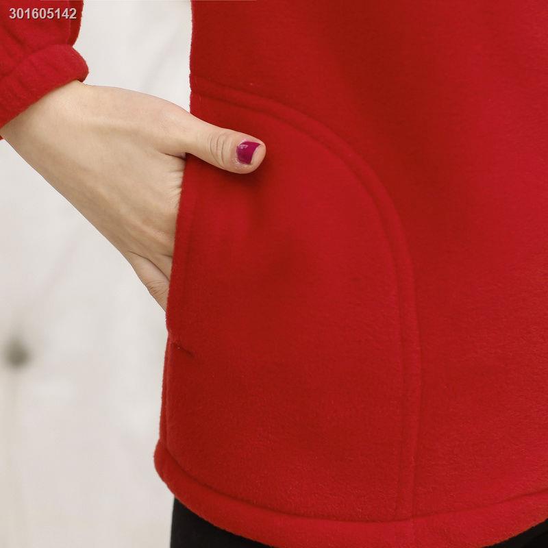 Áo khoác len phối nhung lông cừu phong cách thời trang thu đông 2019 cho phụ nữ trung niên 40-50 tuổi