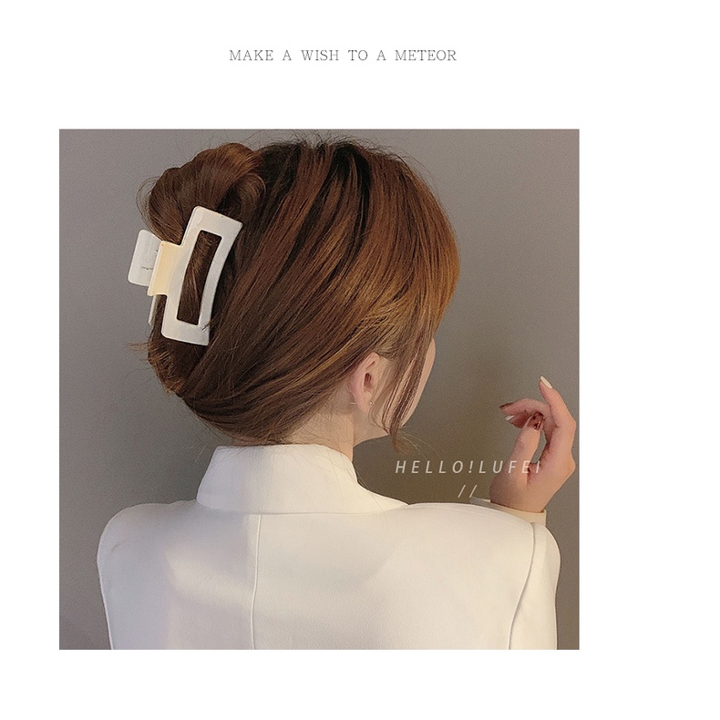 Kẹp gắp tóc tạo kiểu búi cho nữ