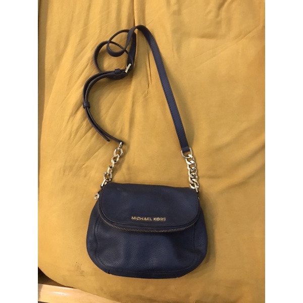 Túi đeo chéo hiệu Mk