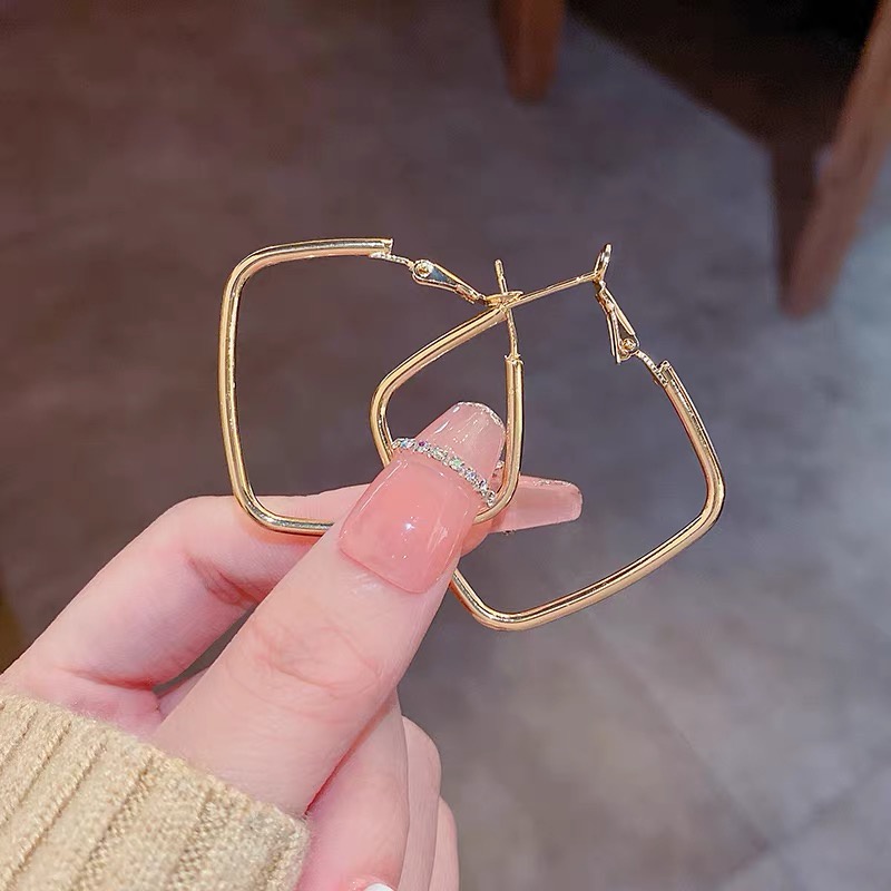 Khuyên vuông ống cá tính KT109